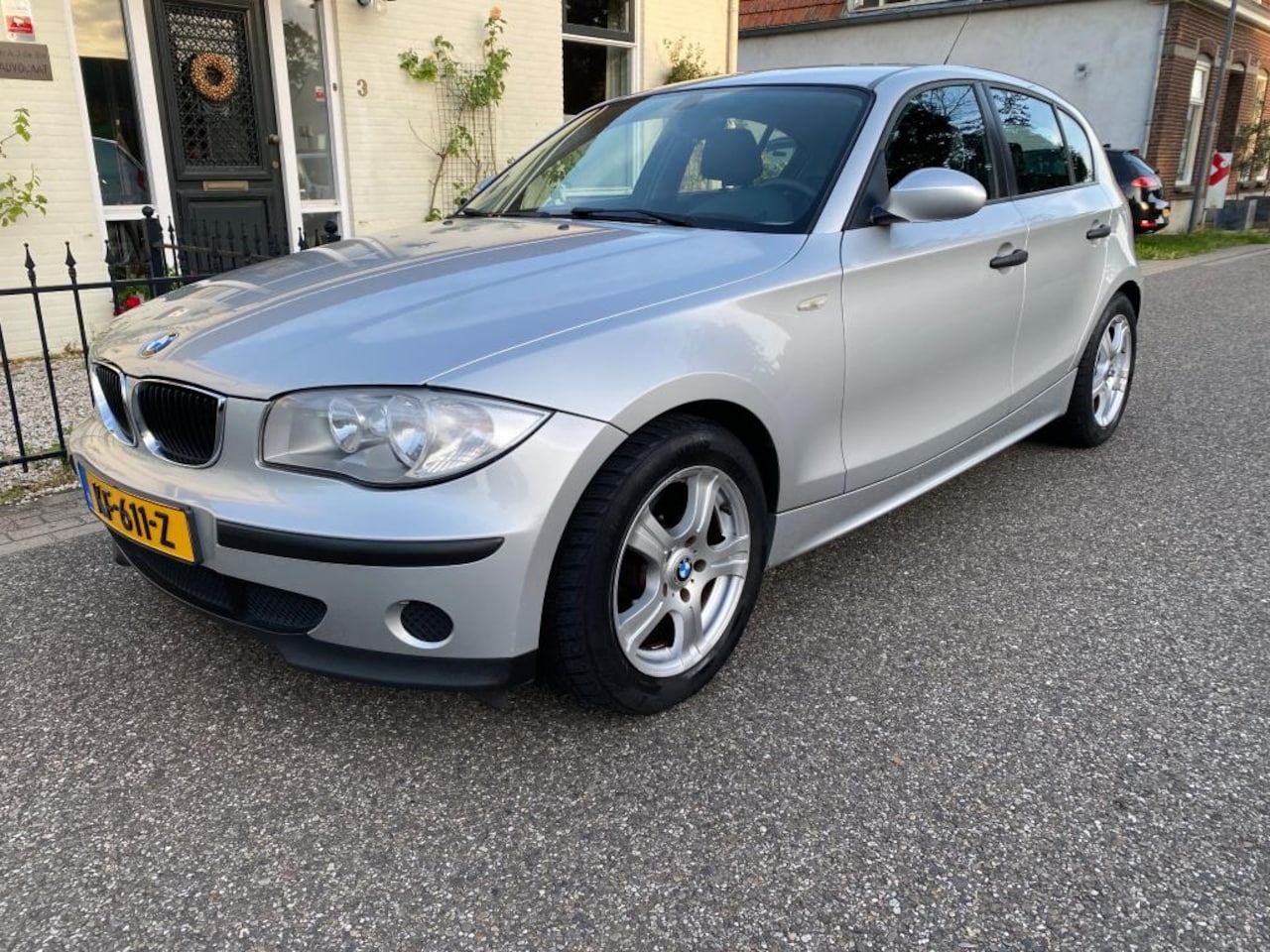 BMW 1-serie - 118i Leer,Stoelverwarming,airco,NAP. - AutoWereld.nl