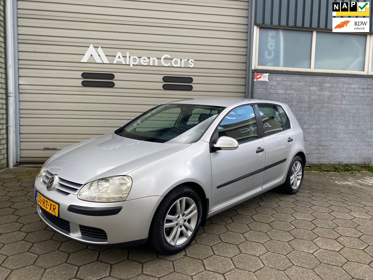 Volkswagen Golf - 1.4 FSI Businessline Dealer onderhouden / Cruise Controle / Airco / trekhaak / NAP - AutoWereld.nl