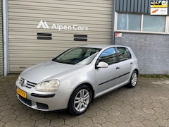 Volkswagen Golf - 1.4 FSI Businessline Dealer onderhouden / Cruise Controle / Airco / trekhaak / NAP