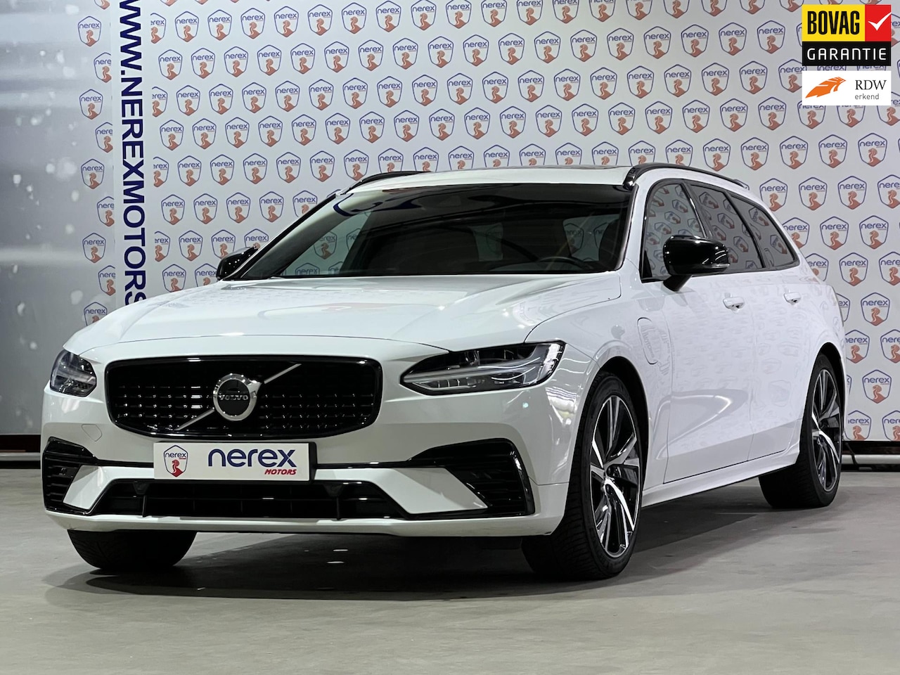 Volvo V90 - 2.0 T8 AWD R-Design/PANO/CAM/PILOT-ASSIST/MEMORY - AutoWereld.nl