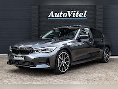 BMW 3-serie - 320i Steptronic | Panodak | Sportleder | Trekhaak | Comfort Access | Camera | 19inch breed