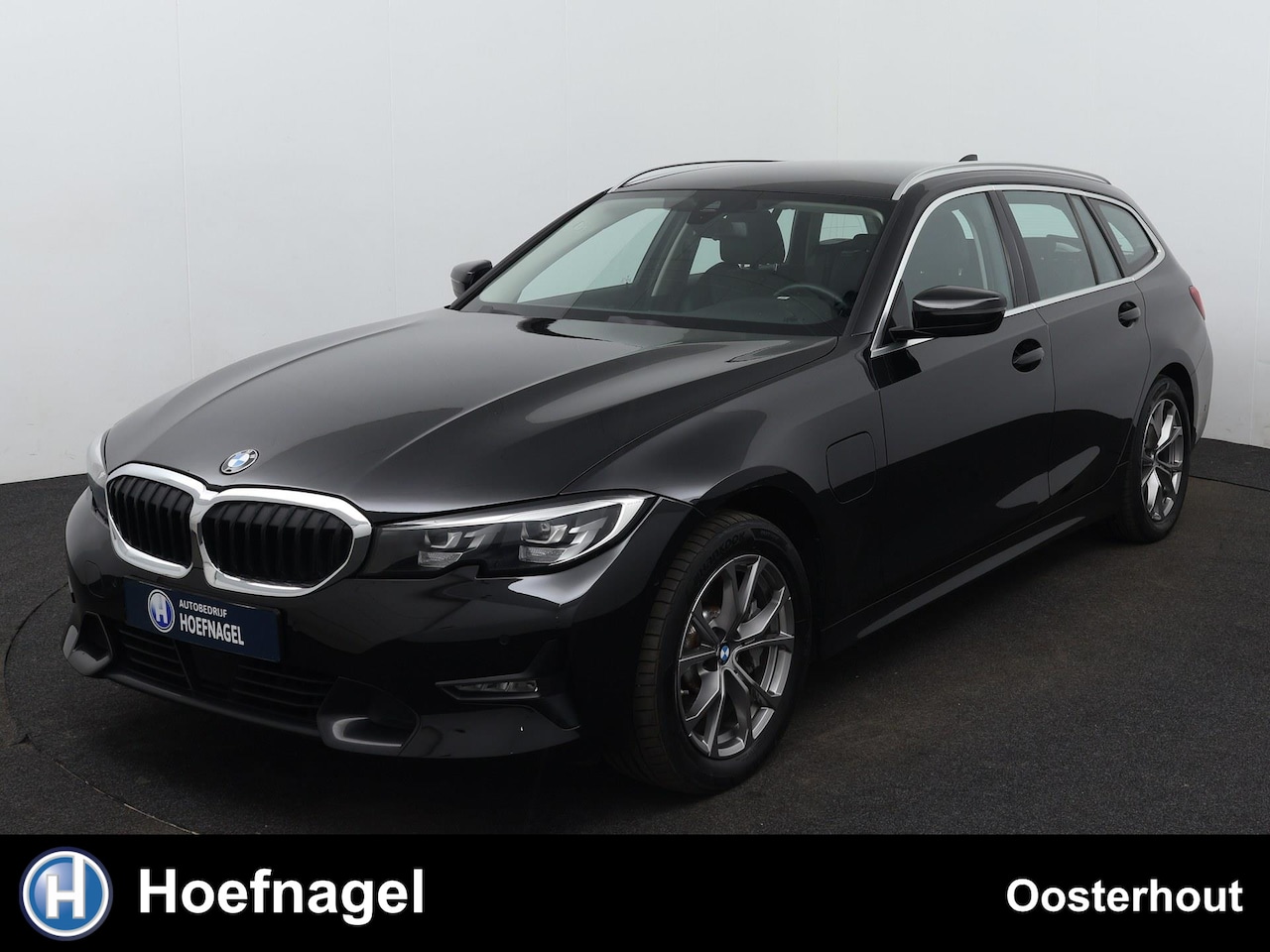 BMW 3-serie Touring - 330e Sport Line Automaat | Stoelverwarming | Navigatie | Virtual Cockpit - AutoWereld.nl