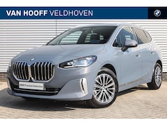 BMW 2-serie Active Tourer - 220i High Executive Luxury Line Automaat / Trekhaak / Sportstoelen / Parking Assistant Plu