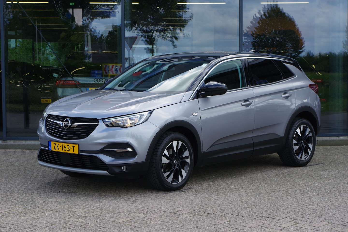 Opel Grandland X - 1.2 Turbo 130 PK Automaat Innovation, Keyless, Carplay, Navigatie - AutoWereld.nl