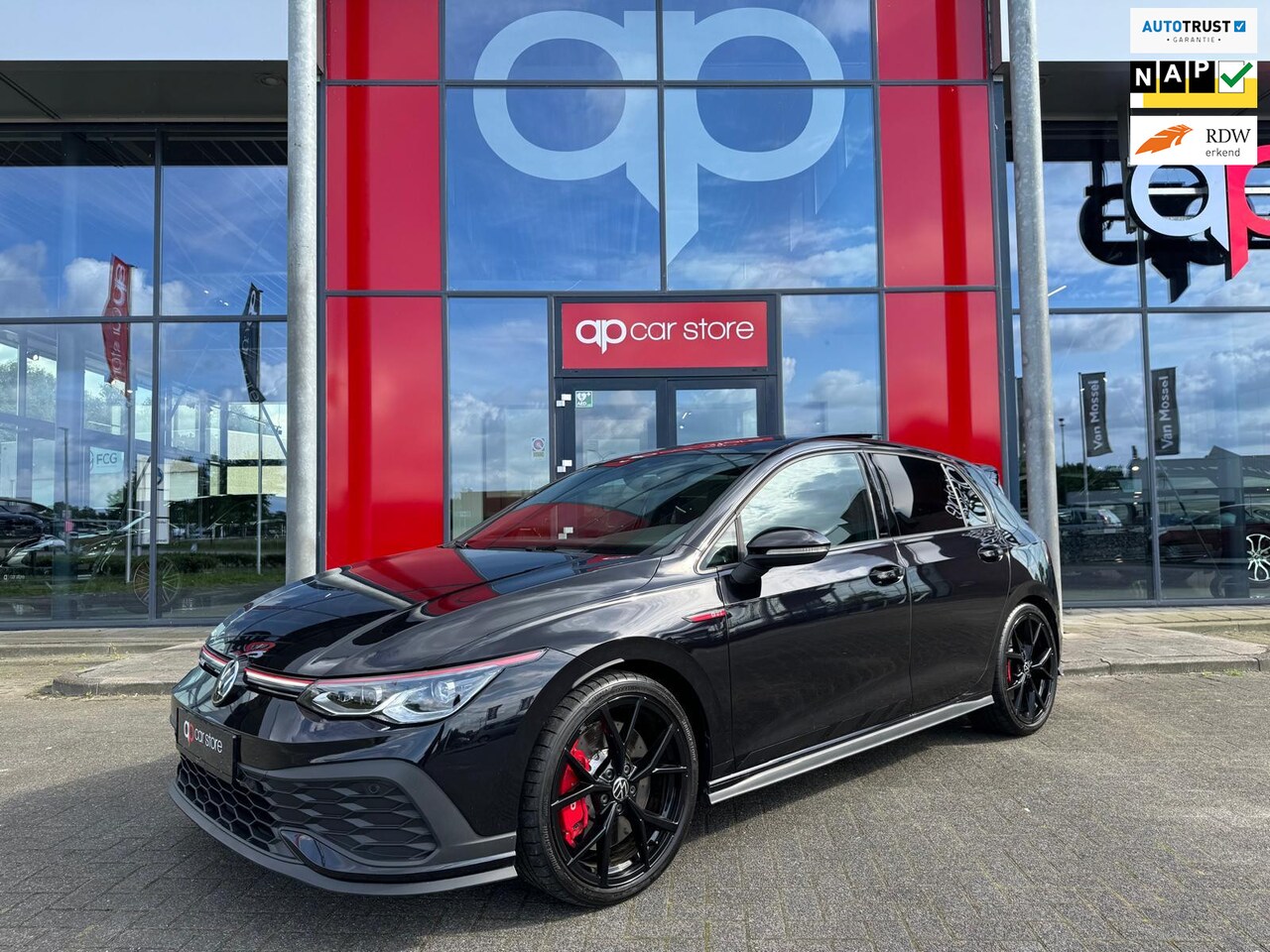 Volkswagen Golf - 2.0 TSI GTI Clubsport Panorama Carplay LED - AutoWereld.nl