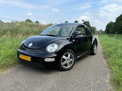 Volkswagen New Beetle - 2.0 Highline