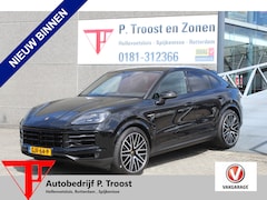 Porsche Cayenne Coupé - 3.0 E-Hybrid 470 pk / Facelift / Nieuw model / Btw auto / Panoramadak / Sport chrono / 22"