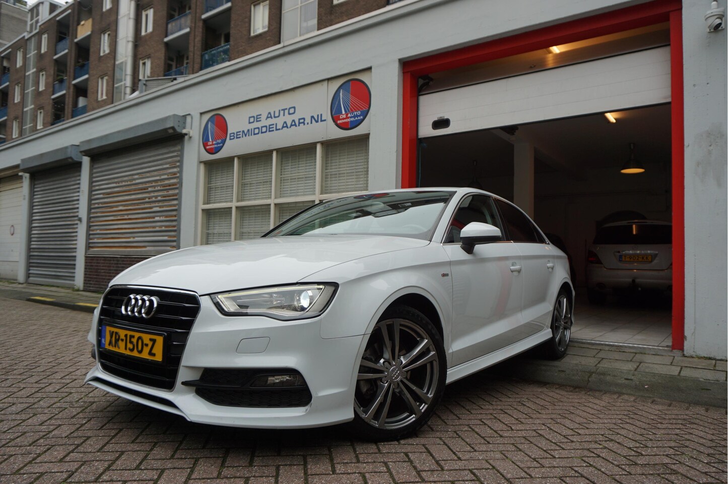 Audi A3 Limousine - 1.4 TFSI CoD * S-Line S-Tronic Zeer Fraai * Side Skirts Black Line Grille Sportonderstel F - AutoWereld.nl