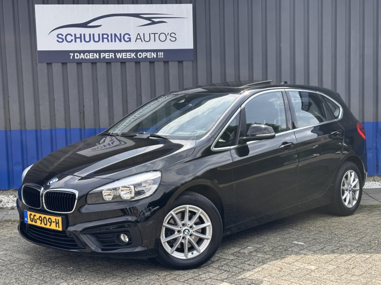 BMW 2-serie Active Tourer - 218i Essential Automaat, Navi, pano - AutoWereld.nl