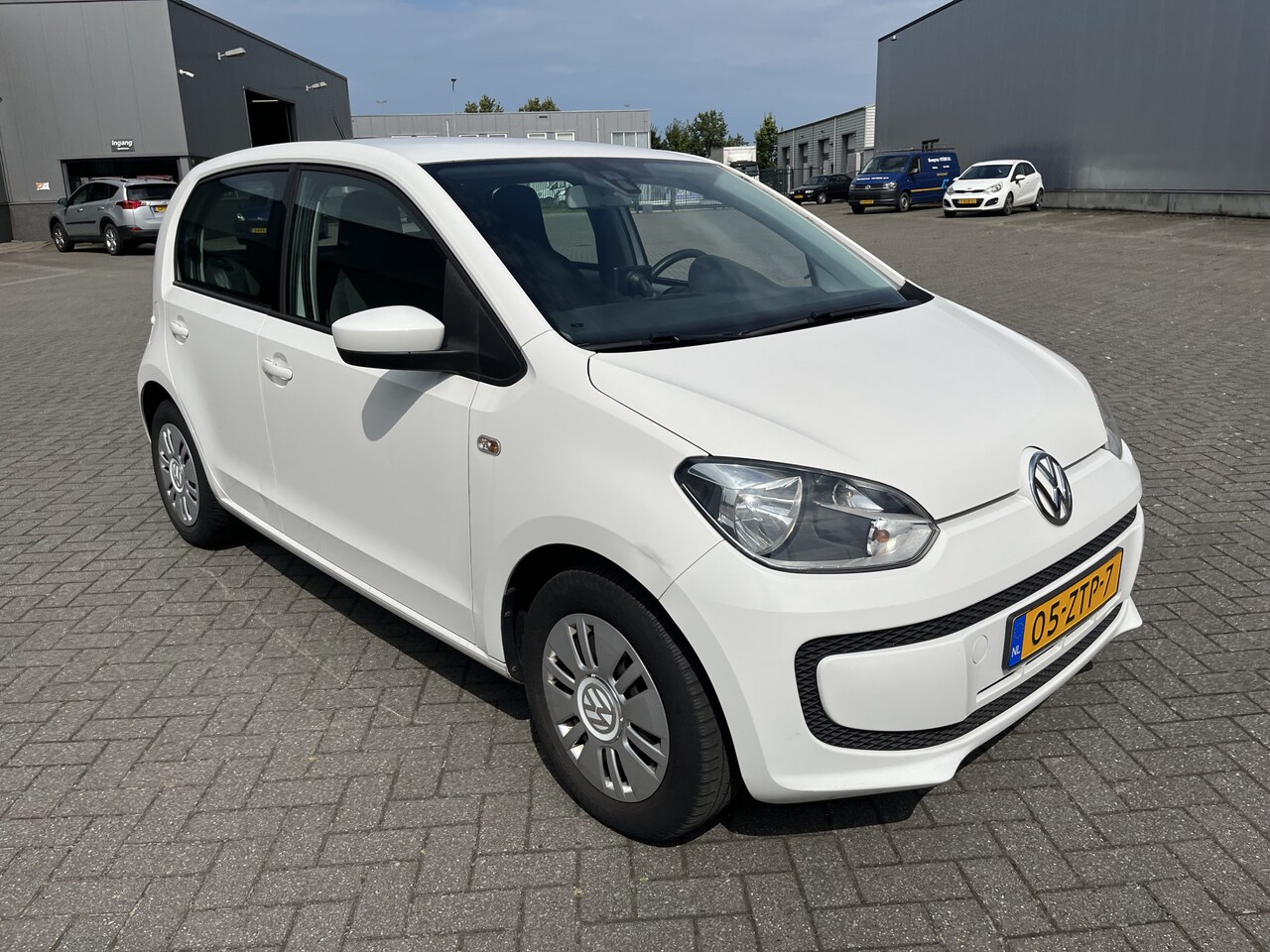 Volkswagen Up! - 1.0 move up! 5 drs Navi BlueMotion - AutoWereld.nl