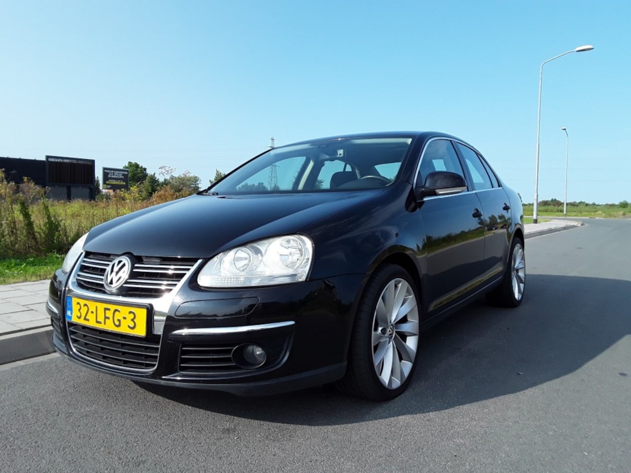 Volkswagen Jetta - 1.4 TSI Comfortline 1.4 TSI COMFORTLINE - AutoWereld.nl