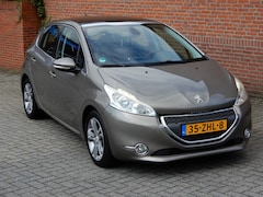 Peugeot 208 - 1.6 VTI ALLURE revisiemotor 0 KM Panorama navigatie