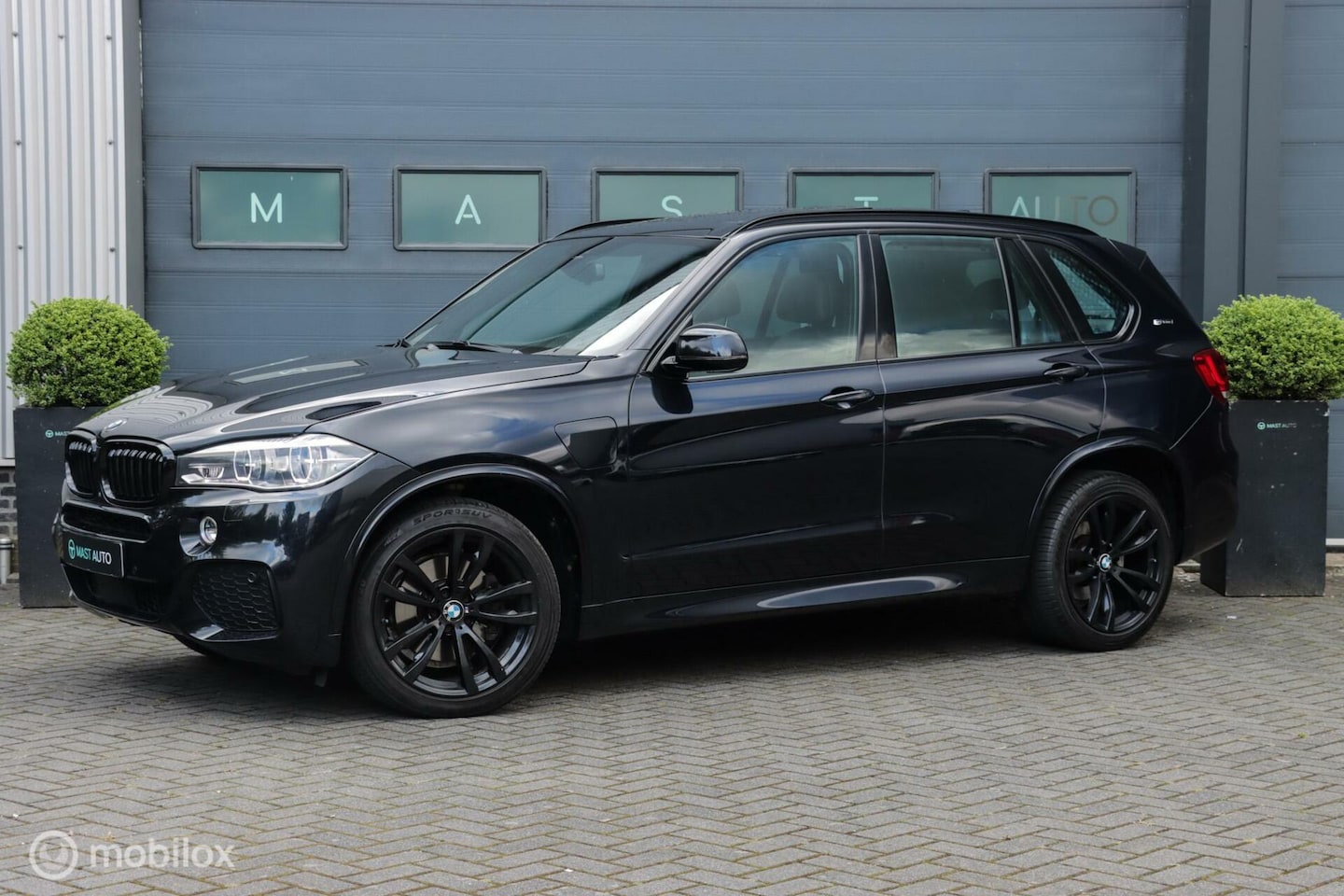 BMW X5 - 40e High Exec|M-Sport|Pano|HUD|Keyless|Camera|Hk Audio| - AutoWereld.nl