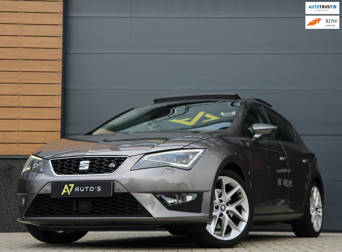 Seat Leon - 1.8 TSI FR Business/PANODAK/STEOLVER/ACC/FRONT ASSIST - AutoWereld.nl