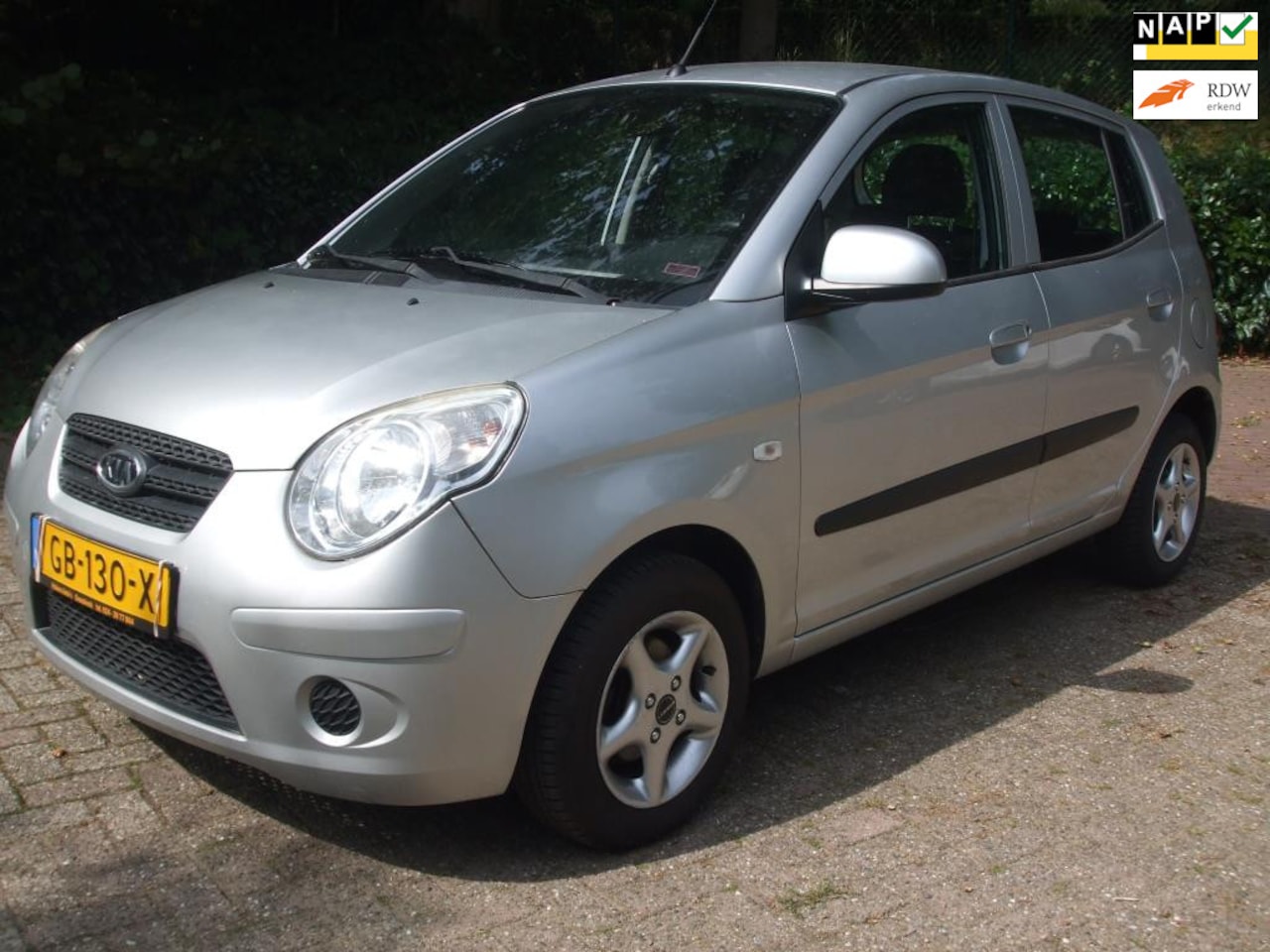 Kia Picanto - 1.1 X-clusive airco 164 dkm 5 deurs grijs - AutoWereld.nl