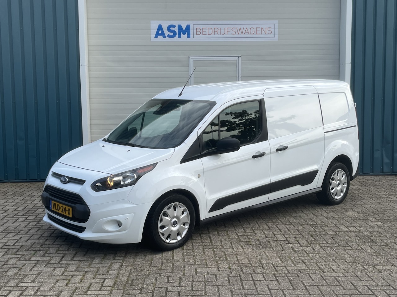 Ford Transit Connect - 1.5 120Pk TDCI L2 Ambiente HP / Cruise / Airco / Navi / 2x Schuifdeur / Trekhaak / Apk t/m - AutoWereld.nl