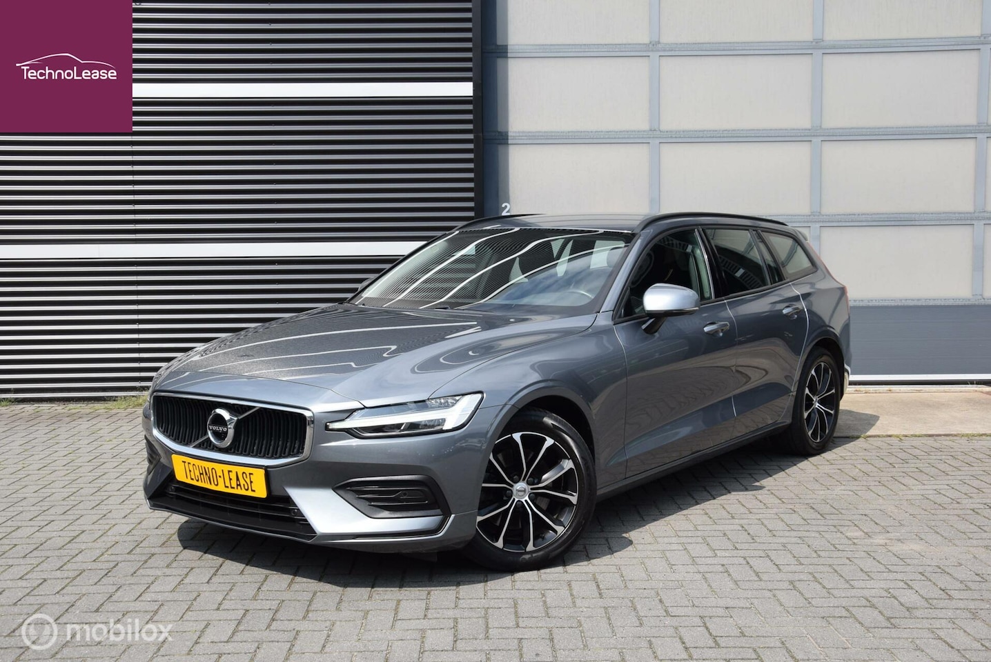 Volvo V60 - B3 Momentum Advantage+Driver Assist Pakket+Camera - AutoWereld.nl