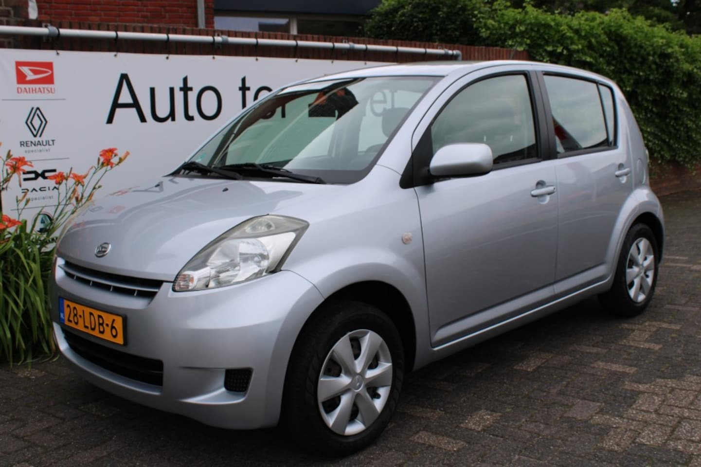 Daihatsu Sirion - 1.3i 16V Sense Automaat slechts 54.059 km ! - AutoWereld.nl