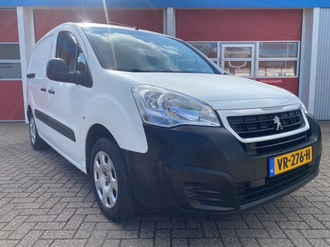 Peugeot Partner - 120 1.6 BlueHDi 75 L1 XR Cruise Control | Parkeersensoren achter | - AutoWereld.nl