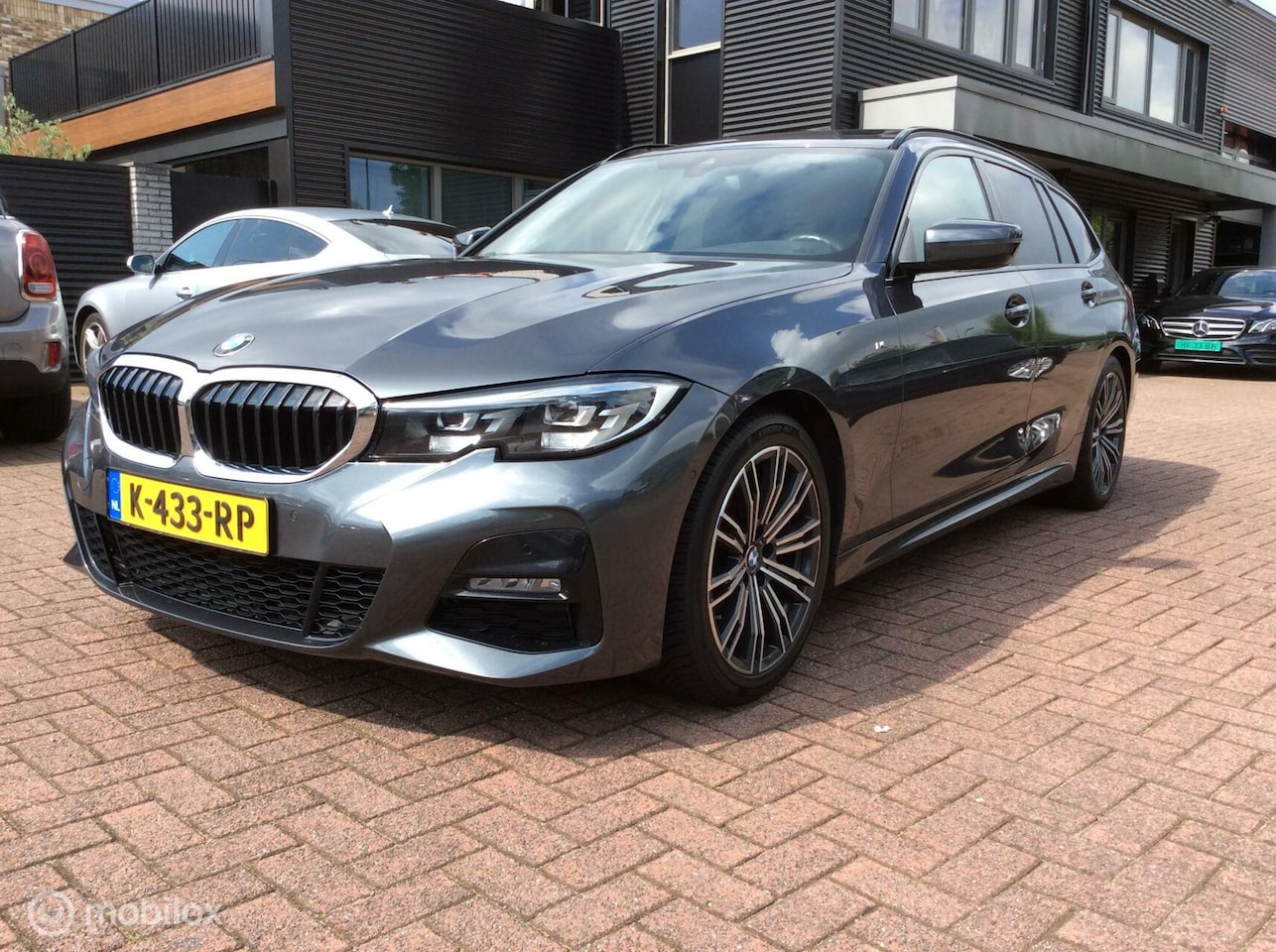 BMW 3-serie Touring - 320i High Executive M-Pakket Panorama dak - AutoWereld.nl