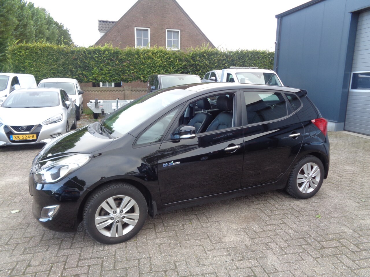 Hyundai ix20 - 1.6i i-Catcher Ecc, Navi, Leer, Pano dak - AutoWereld.nl