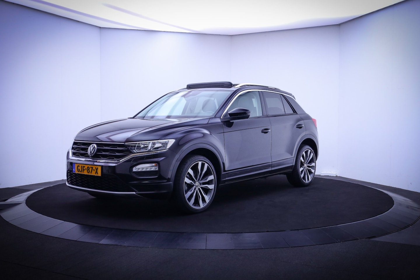 Volkswagen T-Roc - 1.0TSI 115Pk STYLE Business PANO/APP CONNECT/CAMERA/DAB/ADAPTIVE CRUISE/LMV 19''/LANE ASSI - AutoWereld.nl