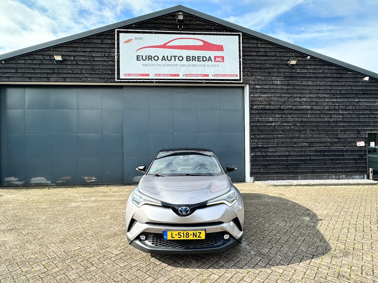 Toyota C-HR - 1.8 Hybrid Adventure 1.8 Hybrid Adventure - AutoWereld.nl