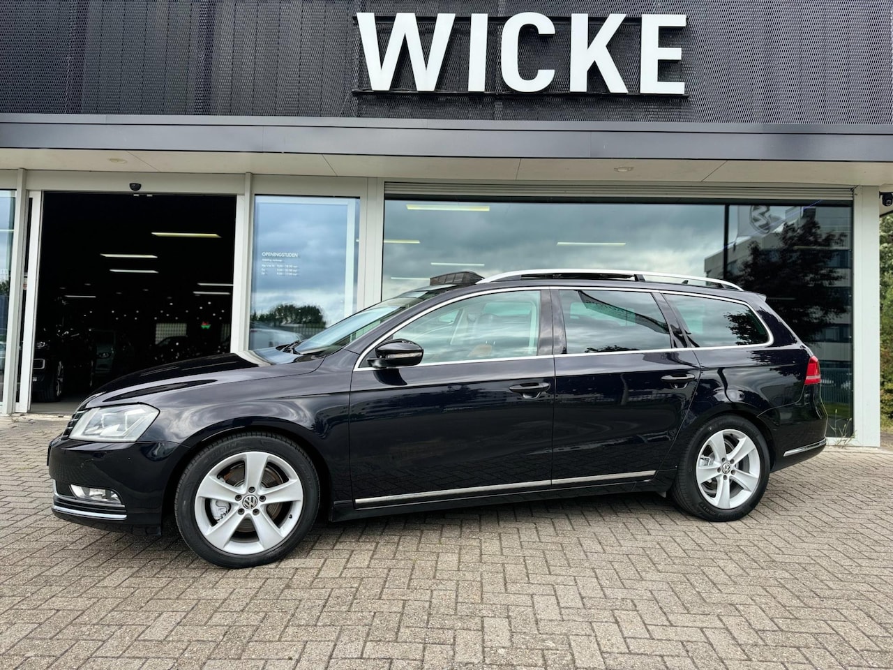 Volkswagen Passat Variant - 1.8 TSI Highline DSG Panorama Led Navi Leder - AutoWereld.nl