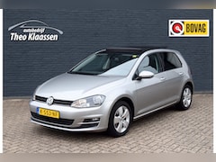 Volkswagen Golf - 1.2 TSI Business Edition R Connected Panoramadak trekhaak