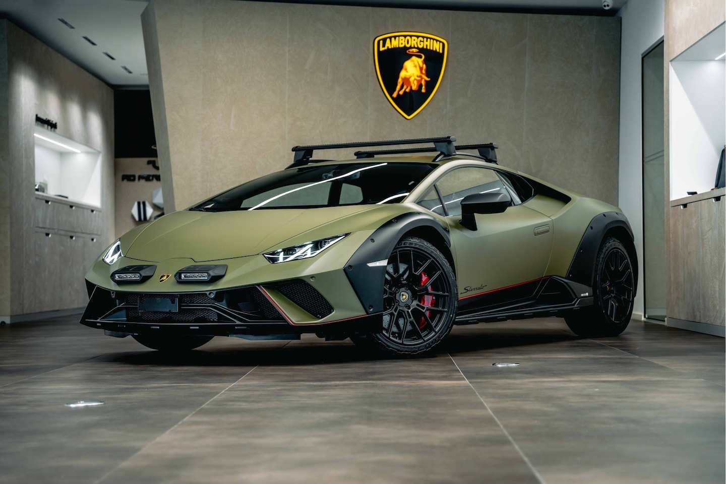 Lamborghini Huracán - Sterrato I Verde Turbine I 1 of 1499 - AutoWereld.nl