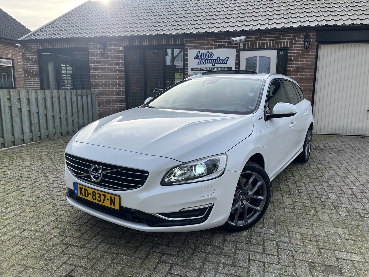 Volvo V60 - 2.4 D5 Twin Engine Special Edition Schuifdak - AutoWereld.nl