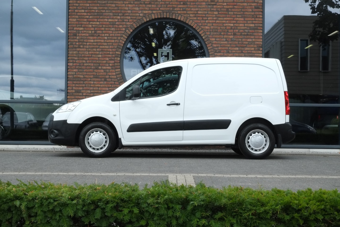 Peugeot Partner - 120 1.6 HDI L1 XT Profit + Airco - AutoWereld.nl