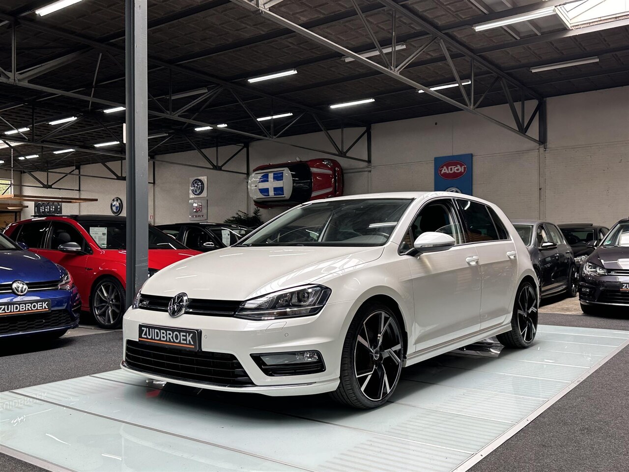 Volkswagen Golf - 1.4 TSI 125PK R-LINE 5-Deurs XENON Navigatie Cruise Control - AutoWereld.nl