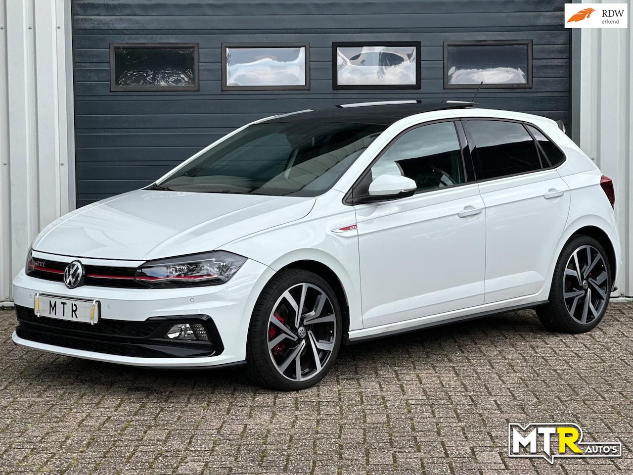 Volkswagen Polo - 2.0 TSI GTI PANO|VIRTUAL DASH|APK|ALCANTARA - AutoWereld.nl