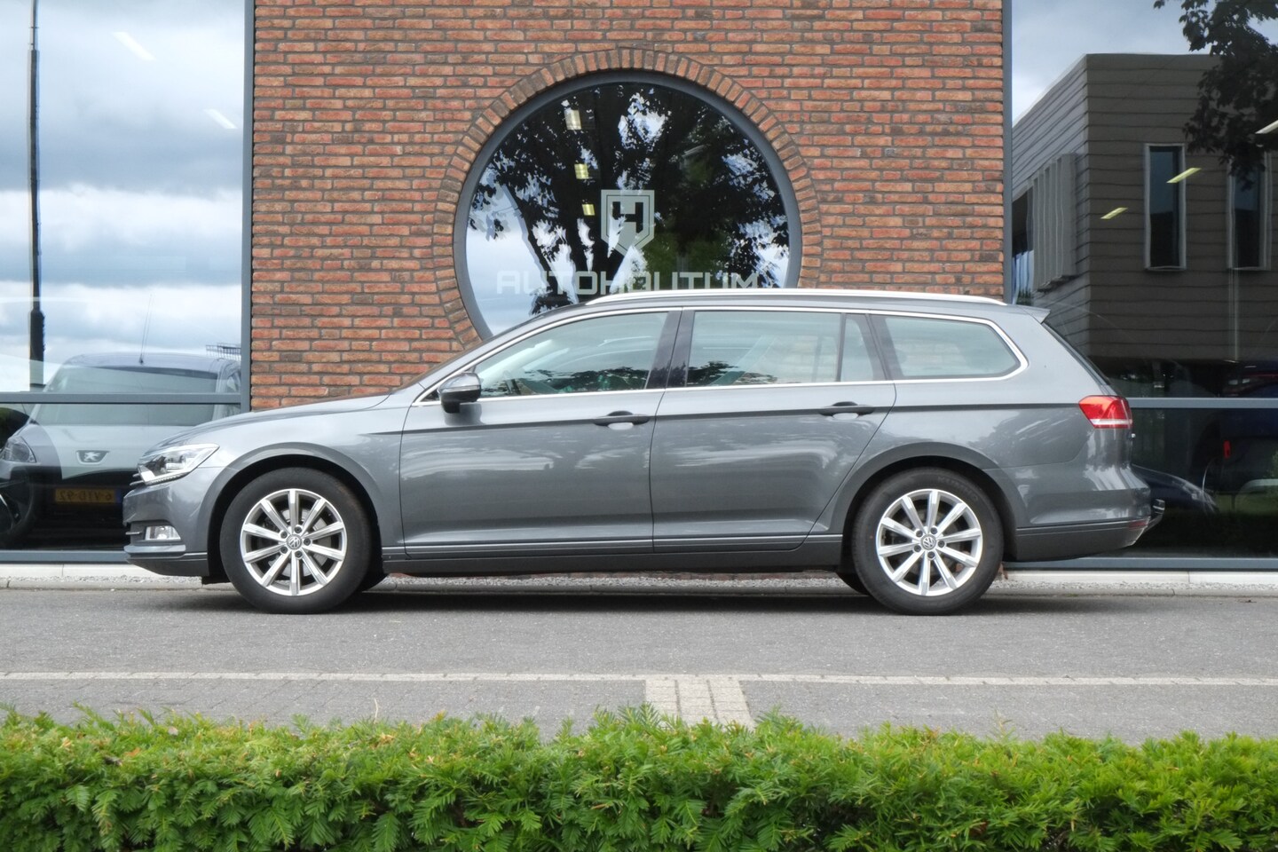 Volkswagen Passat Variant - 1.6 TDI Highline 1.6 TDI Highline - AutoWereld.nl