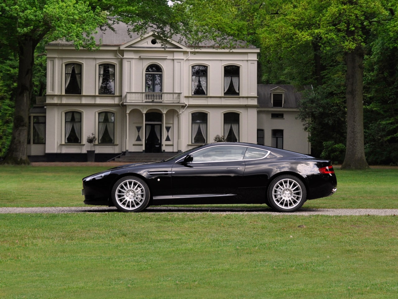 Aston Martin DB9 - 5.9 V12 Touchtronic 5.9 V12 Touchtronic - AutoWereld.nl