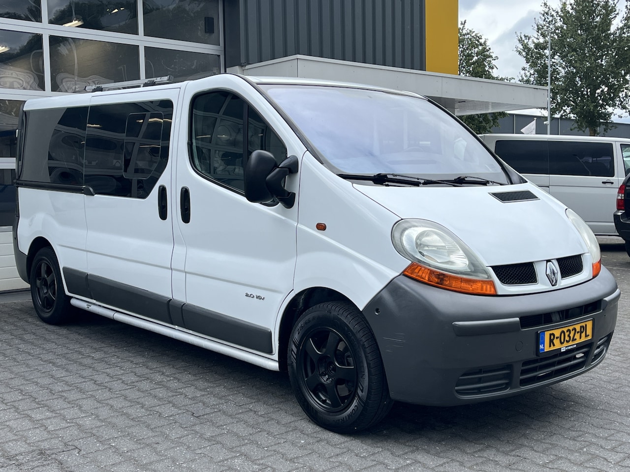 Renault Trafic Combi - 9-persoons 2.0i L2H1 Airco BTW/BPM-vrij Lengte 2 Groepsvervoer Passenger Kombi Combi Toure - AutoWereld.nl