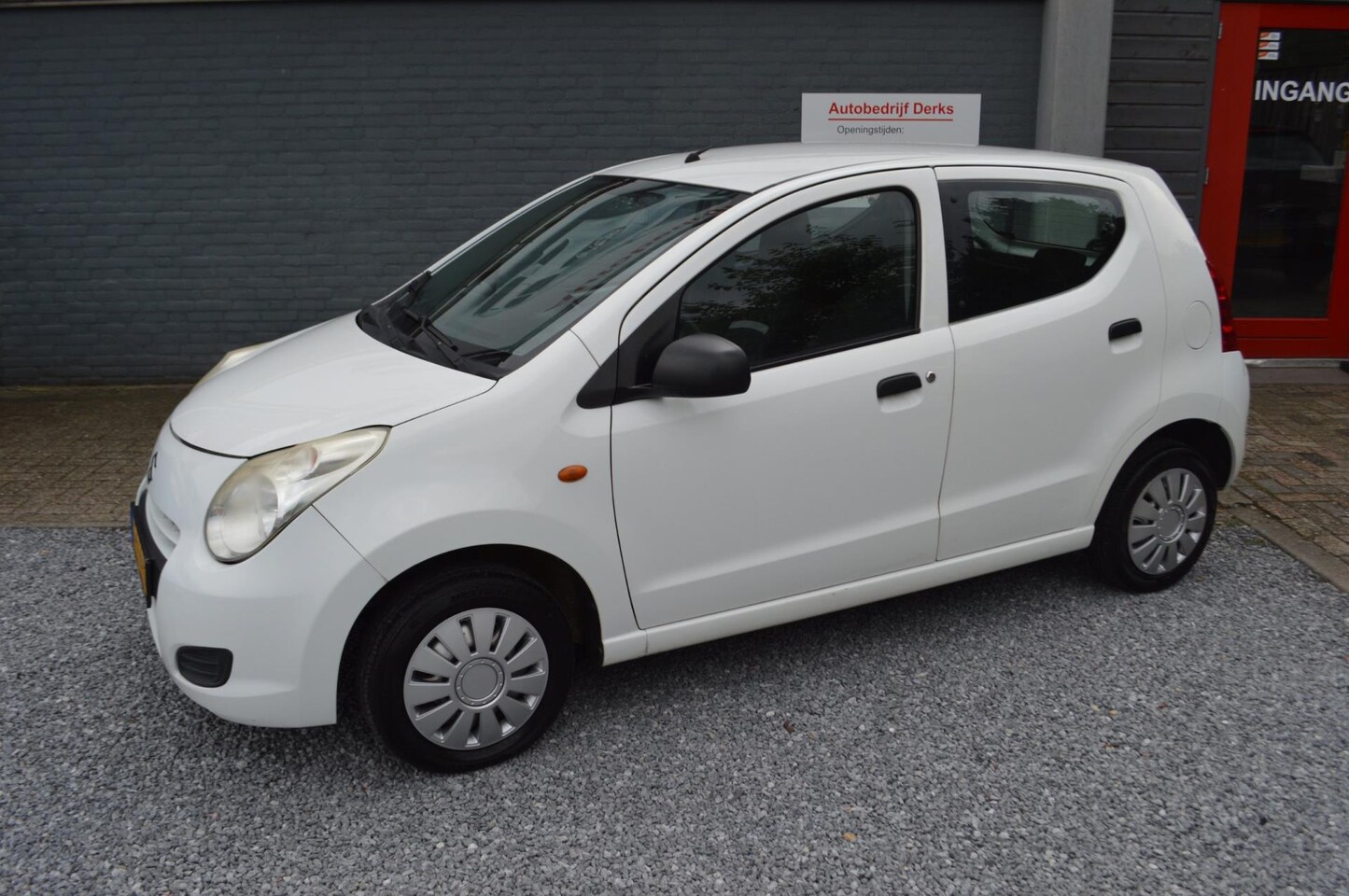 Suzuki Alto - 1.0 Base Stuurbekrachtiging 5Drs Garantie - AutoWereld.nl