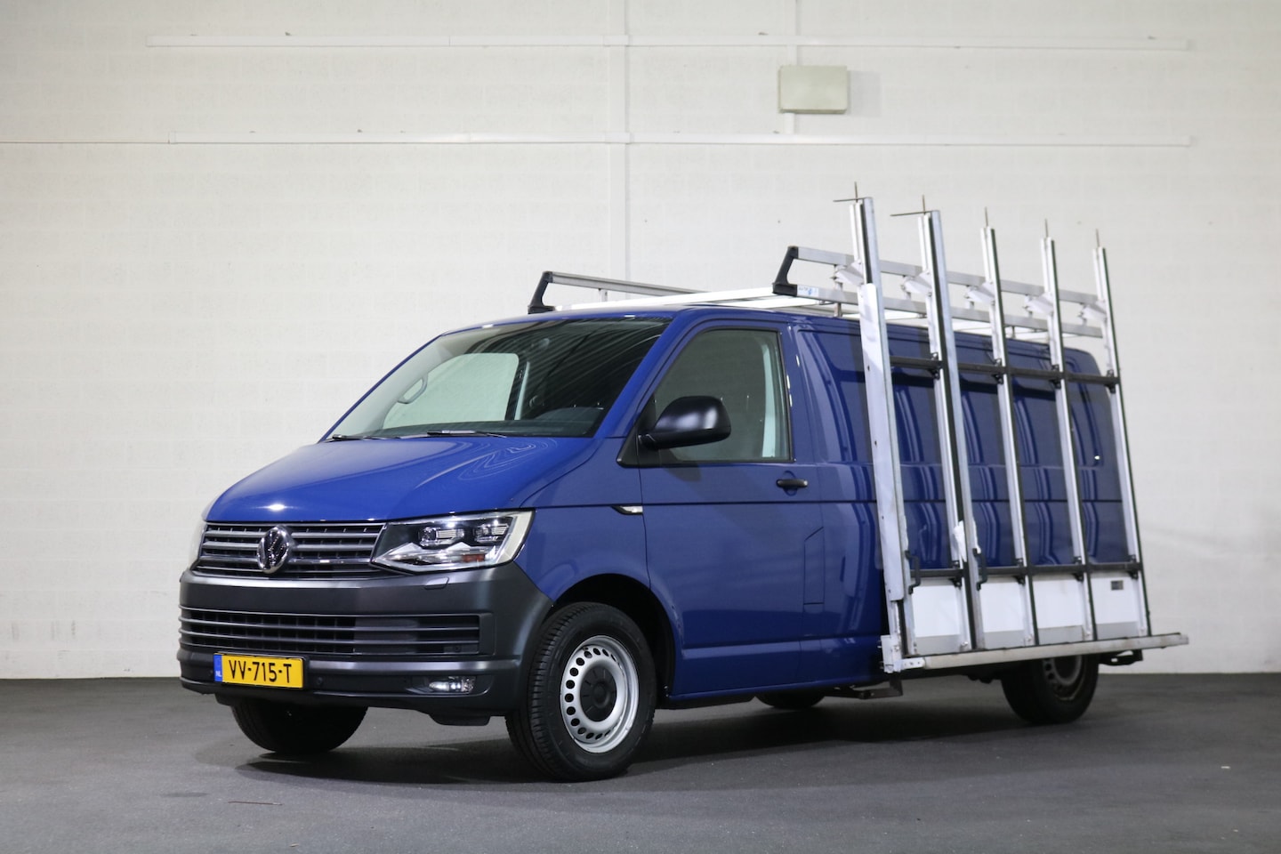 Volkswagen Transporter - 2.0 TDI L2 H1 140pk Airco Glasresteel Led Trekhaak 2.5t - AutoWereld.nl