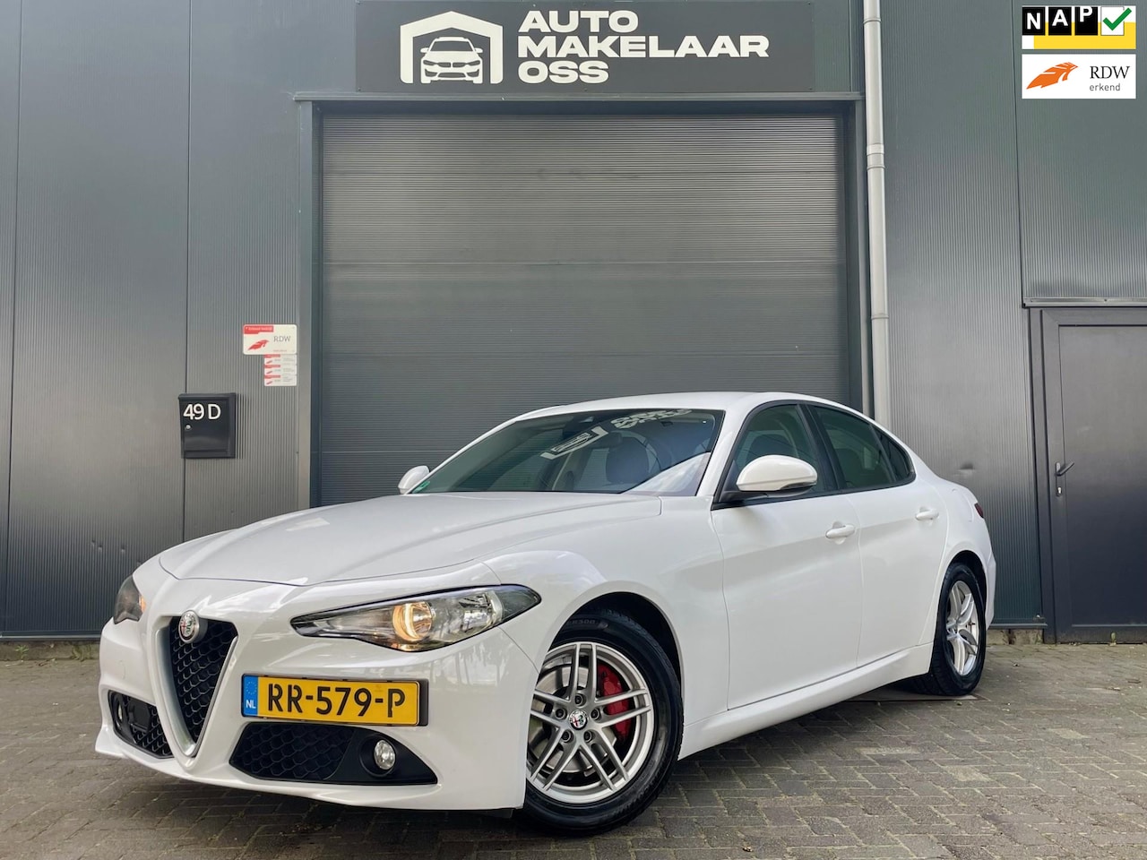 Alfa Romeo Giulia - 2.2 Eco Business CRUISE CLIMA NAVI BLEUTOOH LANE ASSIST NAP LMVELGEN KEYLESSSTART - AutoWereld.nl