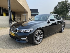 BMW 3-serie - 320i High Executive Automaat [ leer, sport pack, fm navi, camera, 18``lmv ]