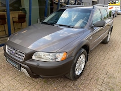 Volvo XC70 - 2.4 D5 AWD Summum Automaat / LEER / YOUNGTIMER