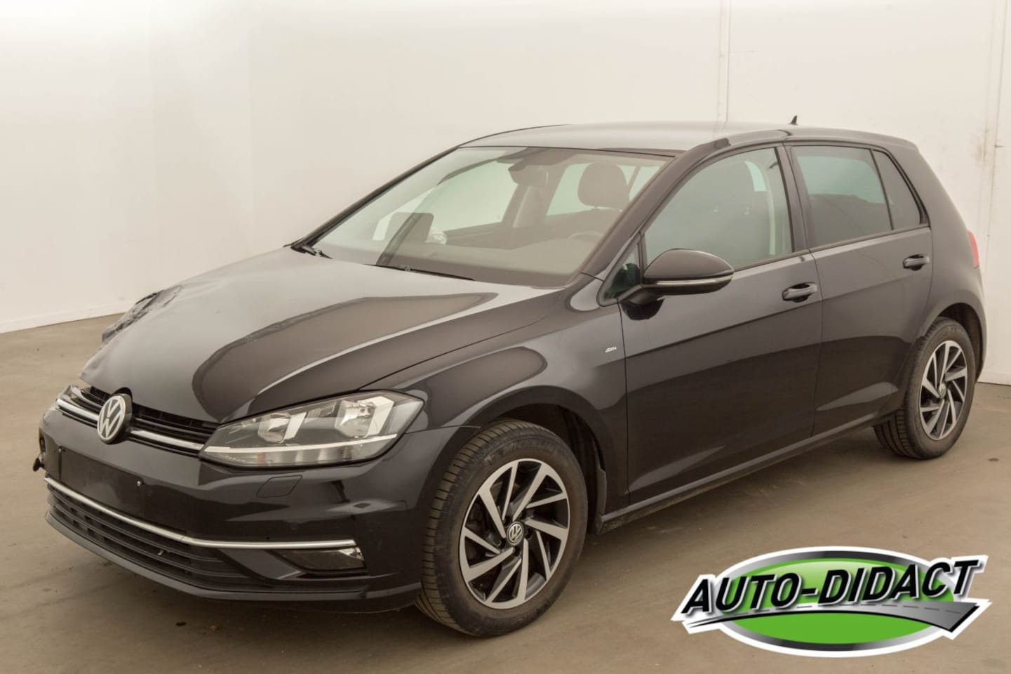 Volkswagen Golf - 1.0 TSI 85 kw Carpass - AutoWereld.nl