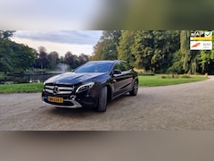 Mercedes-Benz GLA-Klasse - 180 AMG-line, Pano, Automaat, 19" velgen, 2e eigenaar APK 02-2026