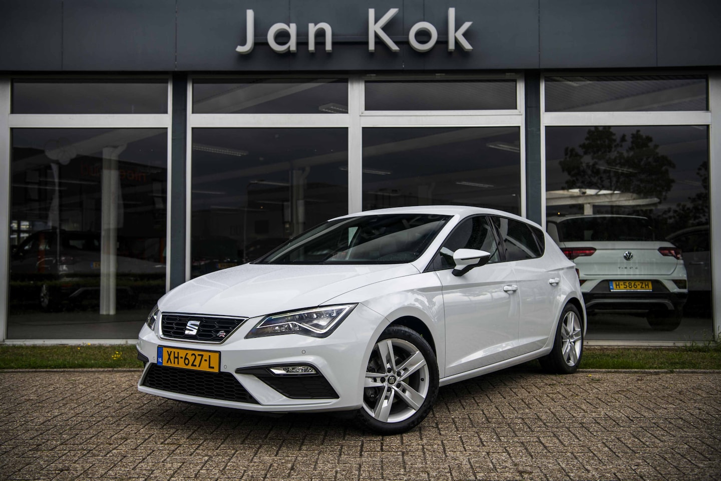 Seat Leon - 1.4 TSi 150 pk FR Business Intense | Full LED | Keyless | Navigatie - AutoWereld.nl