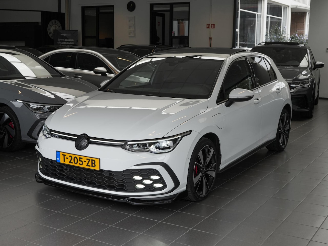 Volkswagen Golf - 1.4 eHybrid GTE Pano Sfeer Keyless - AutoWereld.nl