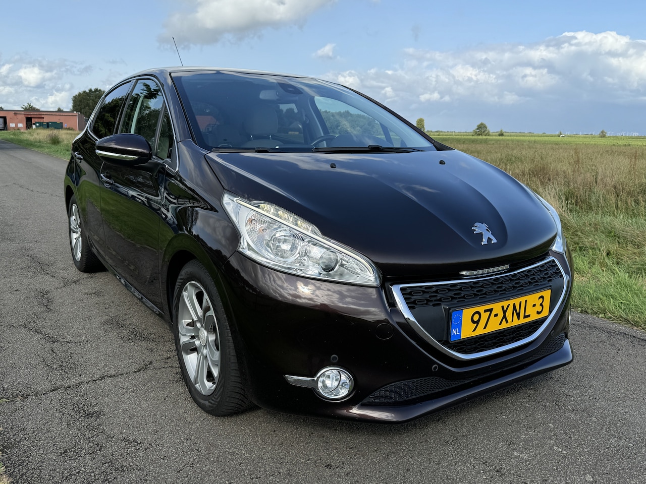 Peugeot 208 - 1.4 VTi Allure NAVI/ECC/LEER/CRUISE! - AutoWereld.nl