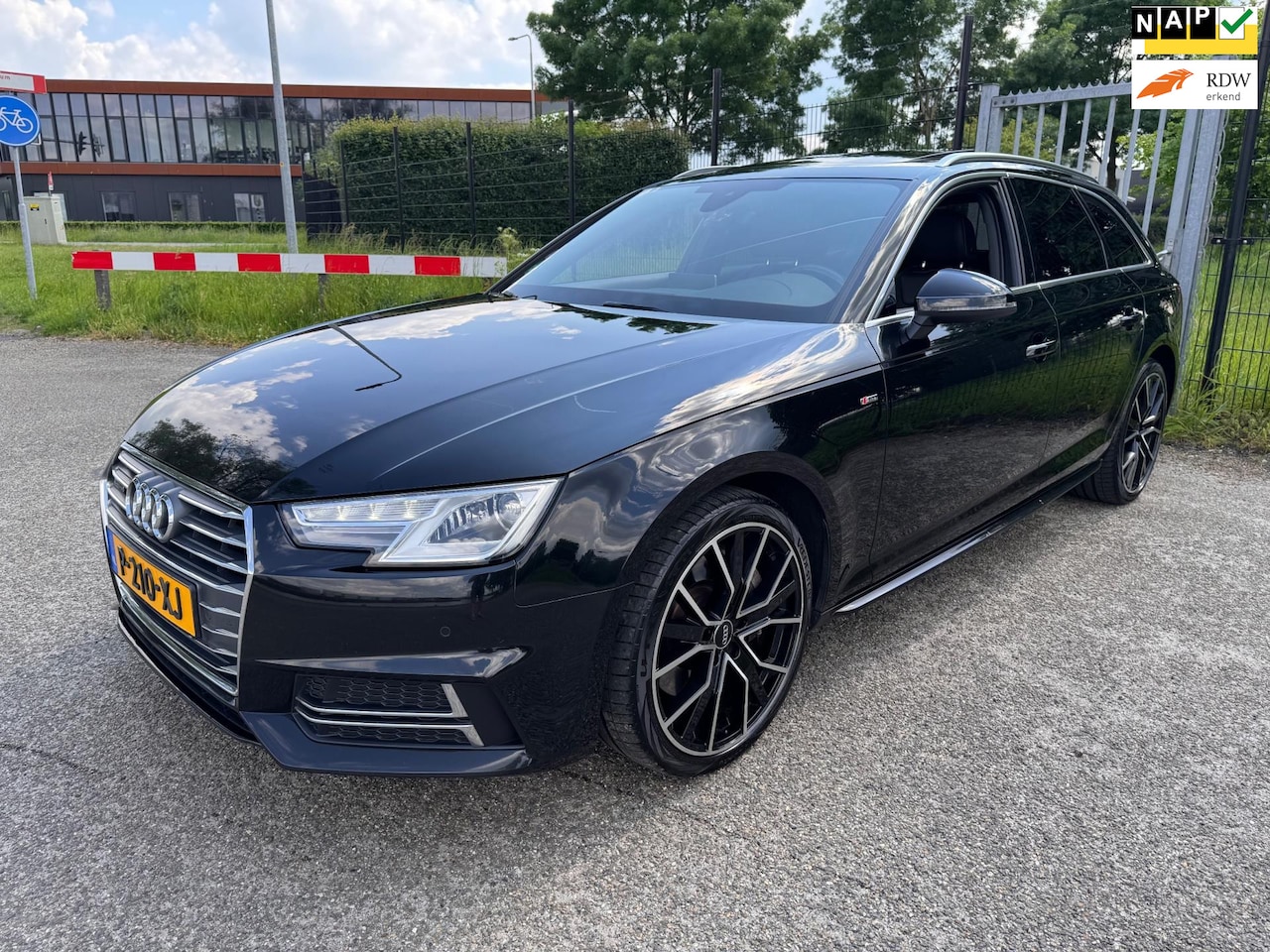 Audi A4 Avant - 2.0 TFSI quattro S-Line Panodak 19inch LM Virtual Cockpit - AutoWereld.nl