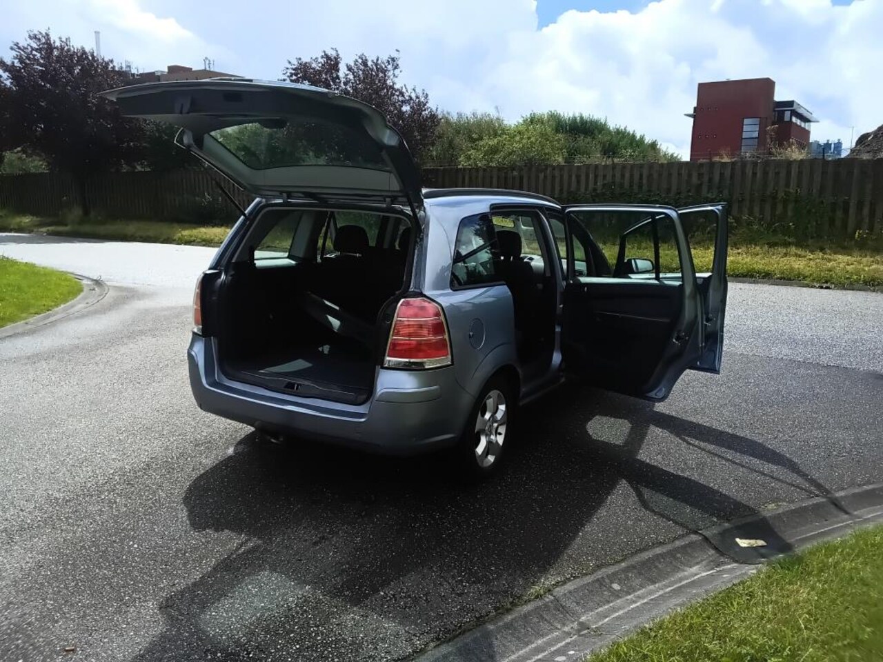 Opel Zafira - 1.6 Enjoy ONLY EXPORT, lees aub de advertentie