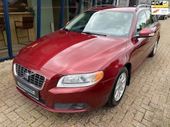 Volvo V70 - 2.5FT Momentum Automaat H.LEER / XENON / YOUNGTIMER